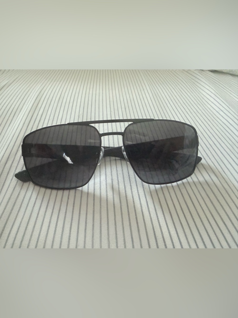 Foster Grant Classic Black Aviator-Style Sunglasses